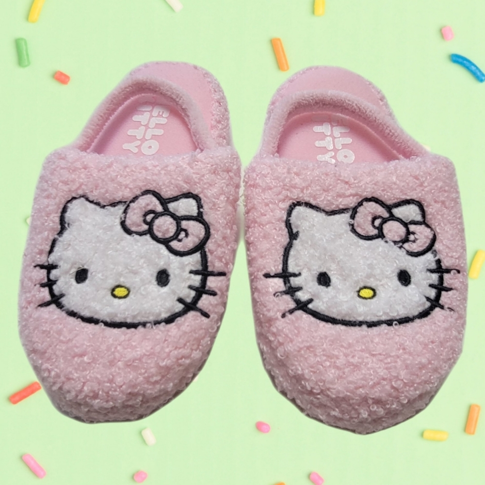 NEW! Hello Kitty Slippers